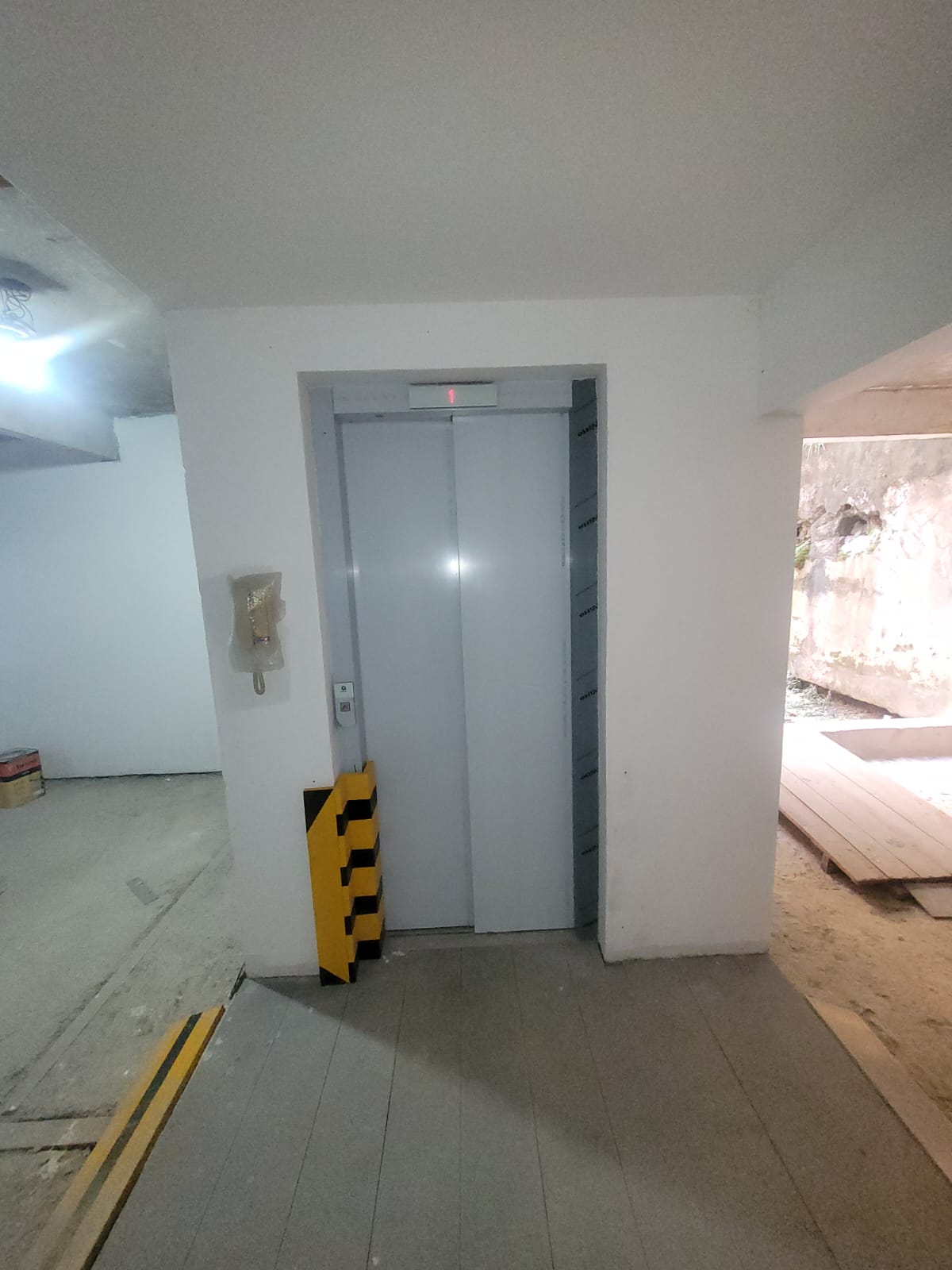 Porta do elevador